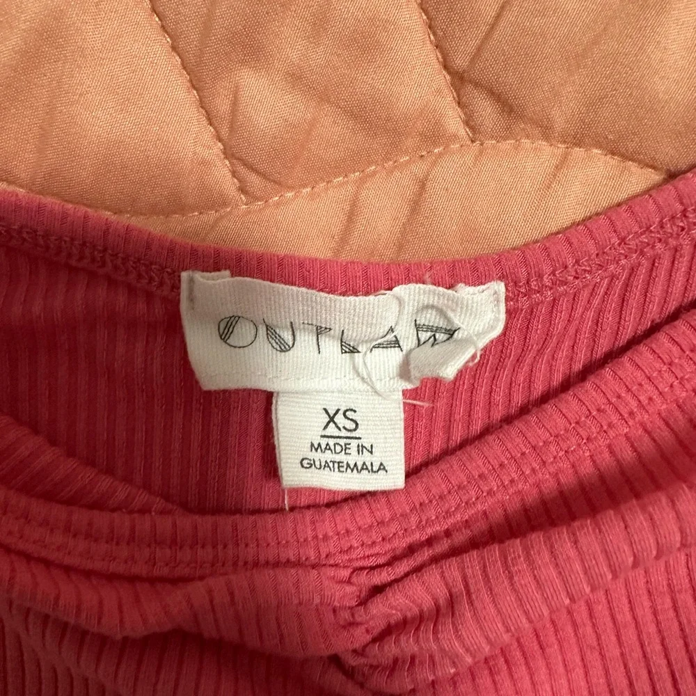 Pink Ribbed Off-Shoulder Top - Picture 3 of 3